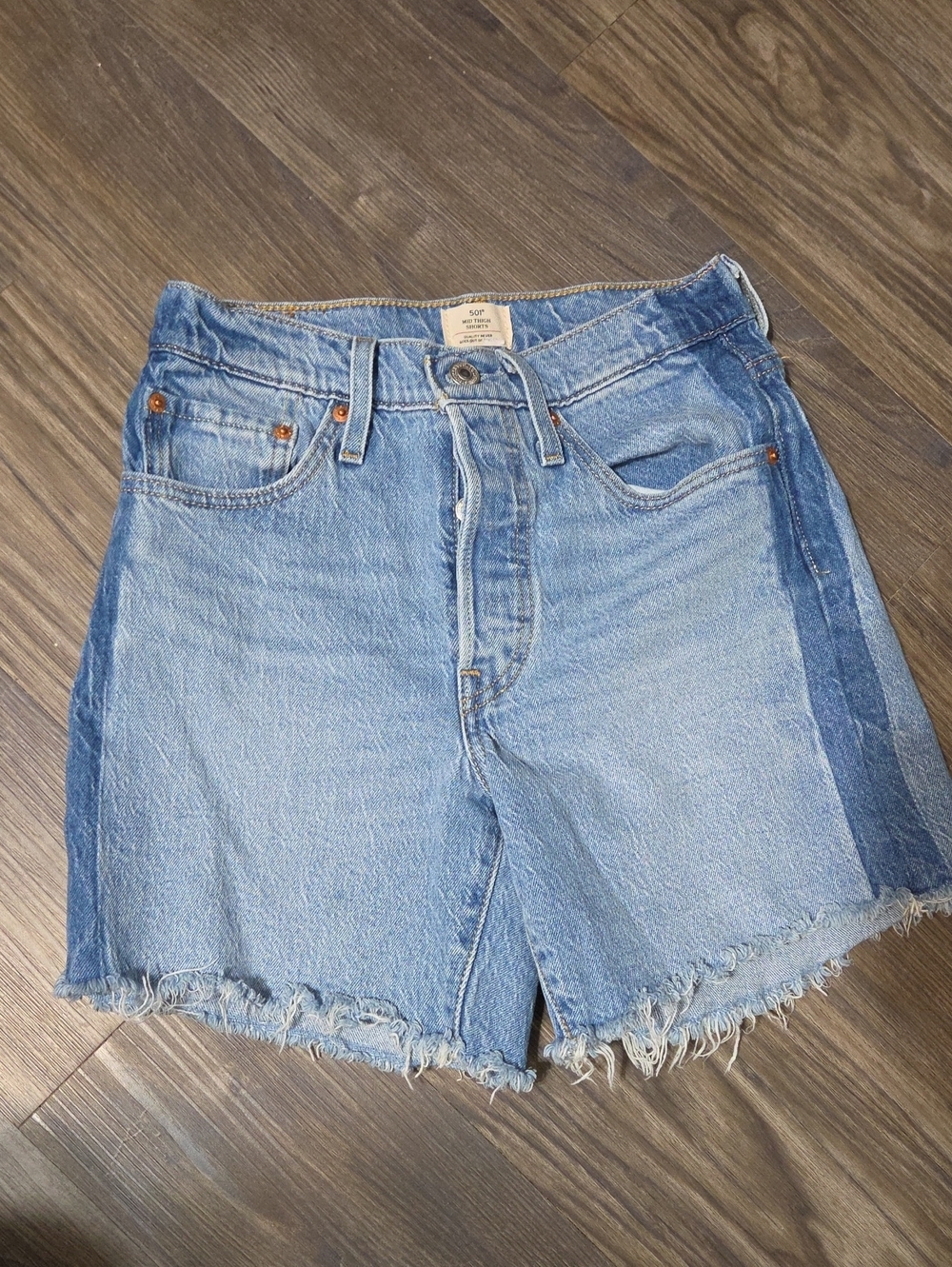 Levi's Women Mid Thigh Classic Light Blue Denim Cutoff Shorts 26